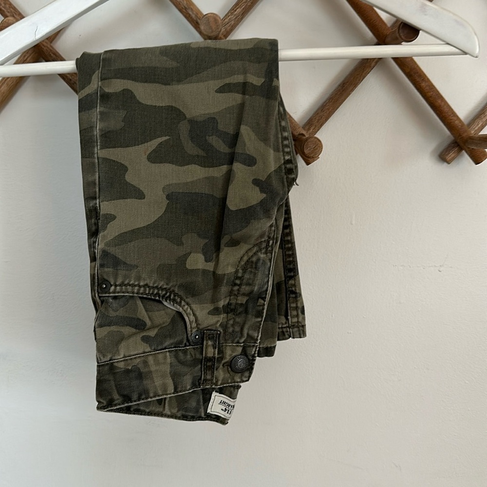 Camo Levi’s 514